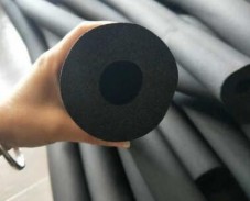 b1橡塑保溫管 空調復合鋁箔保溫板 高密度橡塑海綿發(fā)泡管