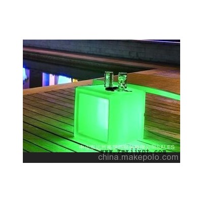 供ＬＥＤ發光燈箱、酒吧發光桌椅、塑料家具系列　滾塑加工