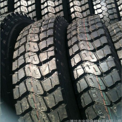 1100r20輪胎  中塊花紋  **輪胎  質量保證  **  卡車輪胎